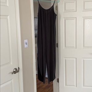 Size 14/16 Adorable romper with leg slit